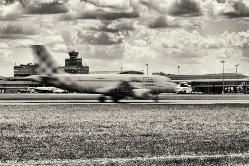 Die Flugzeugbremsen lizenzfreie stockfotografie Die Flugzeugbremsen lizenzfreie stockfotografie