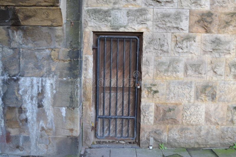 Die Geheimtur Stockfoto Bild Von Geheimtur 55140710