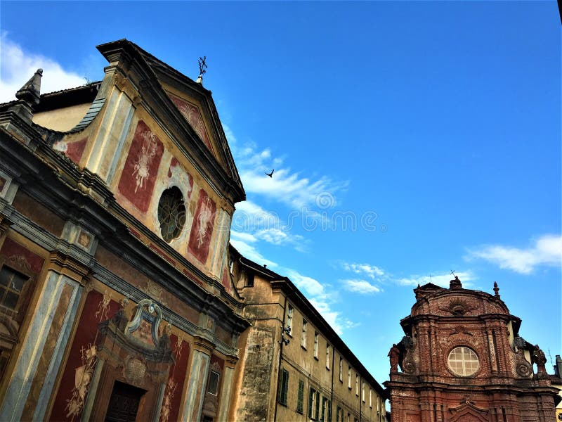 Die Kirche von Nikolaus und die Brüderlichkeit der Gnade in saluzzo Stadt-Piedmont-Region Italien. Religionskunst und -geschichte stockbilder