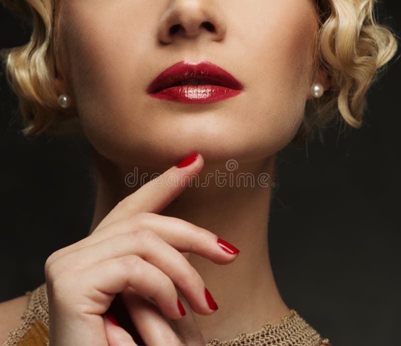 Die Lippen der Frau lizenzfreies stockbild Die Lippen der Frau lizenzfreies stockbild