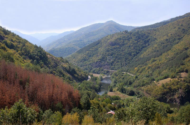Die Schlucht des Flusses Iskar lizenzfreies stockfoto Die Schlucht des Flusses Iskar lizenzfreies stockfoto