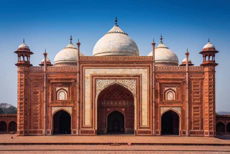 Die Tore Zu Taj Mahal, Agra, Indien Stockbild - Bild von frontseite,  gebäude: 111130733, image size:800x534