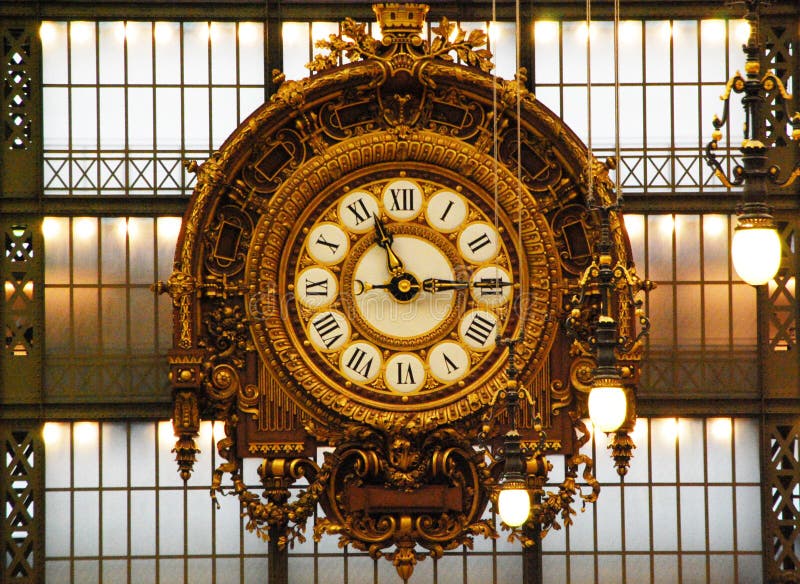 Die Uhr des alten Bahnhofs ` Orsay, Paris, Frankreich Musee d lizenzfreie stockfotos Die Uhr des alten Bahnhofs ` Orsay, Paris, Frankreich Musee d lizenzfreie stockfotos