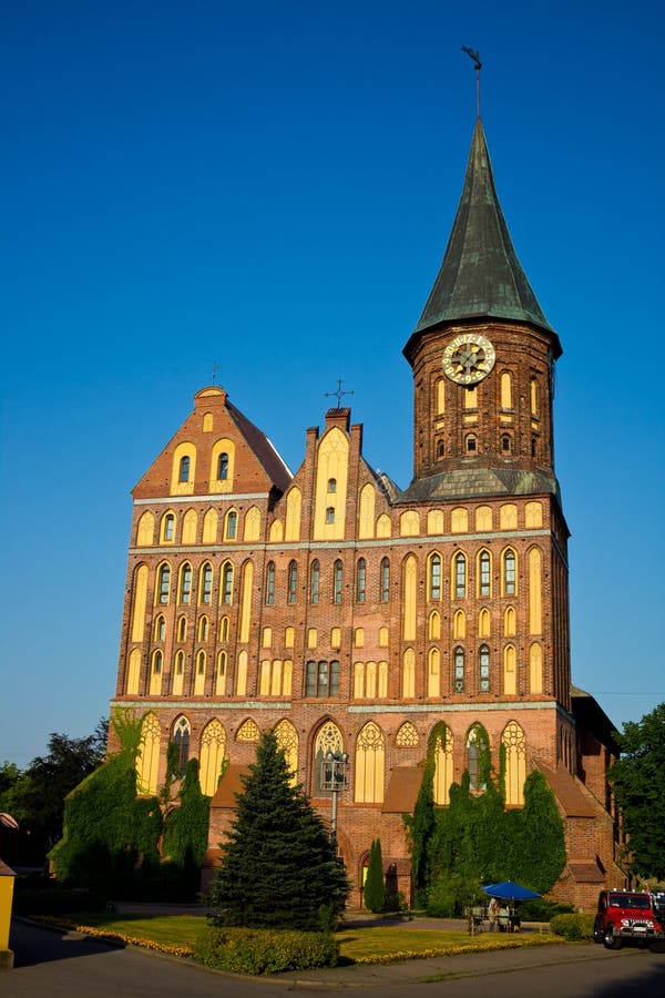 Die wieder hergestellte Kathedrale ein Symbol der Stadt von Kaliningrad und von Hauptort von stockbild Die wieder hergestellte Kathedrale ein Symbol der Stadt von Kaliningrad und von Hauptort von stockbild