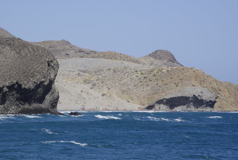 Die wilde Küstenlinie von Cabo der Gata, in Andalusien lizenzfreie stockbilder Die wilde Küstenlinie von Cabo der Gata, in Andalusien lizenzfreie stockbilder