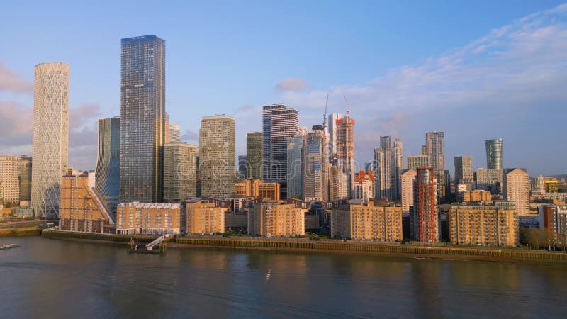 Die Wolkenkratzer des Kanarienwharf in london auf der Insel der Hunde Panoramablick London uk 18 Dezember 2022