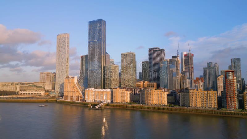 Die Wolkenkratzer des Kanarienwharf in london auf der Insel der Hunde Panoramablick London uk 18 Dezember 2022