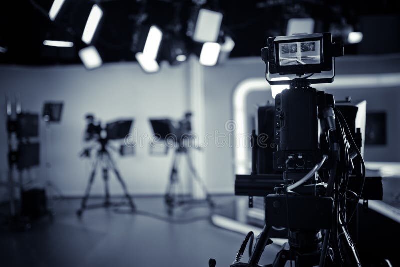 Difusión viva del estudio de la TV Demostración de registración Estudio del programa de noticias de la TV con la lente y las luce