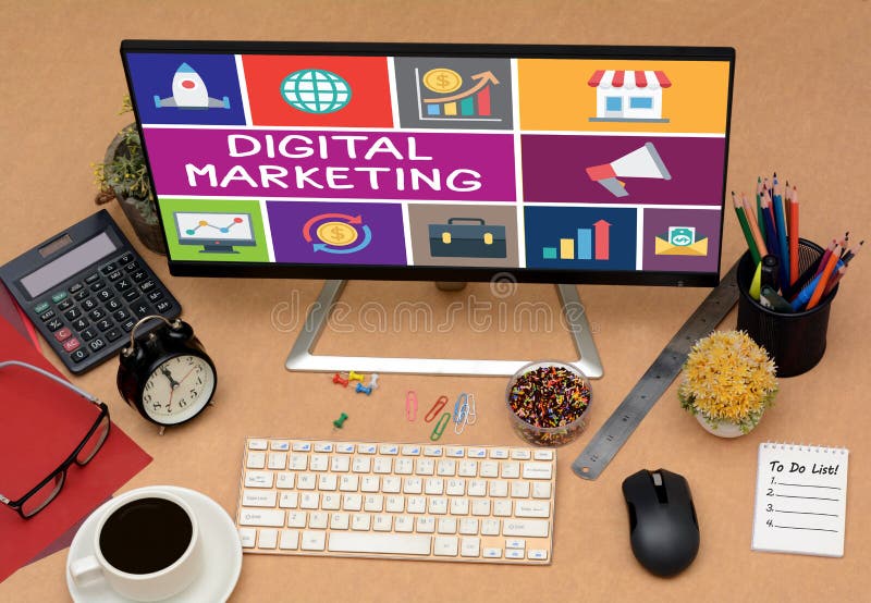 Digitale Marketing Conceptenpictogrammen op de Computer hoogste mening van de Bureaulijst stock afbeeldingen Digitale Marketing Conceptenpictogrammen op de Computer hoogste mening van de Bureaulijst stock afbeeldingen