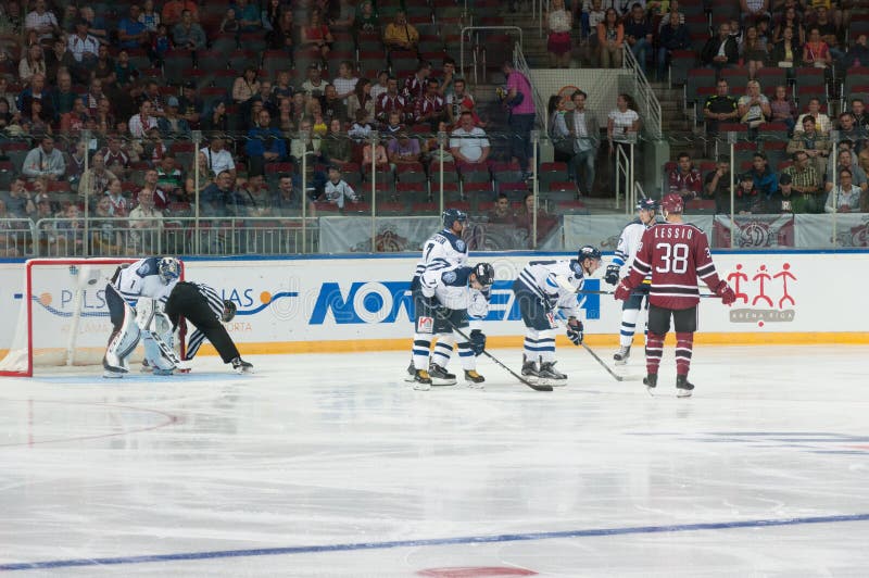 Dinamo Riga contra Dinamo Minsk imagem de stock royalty free