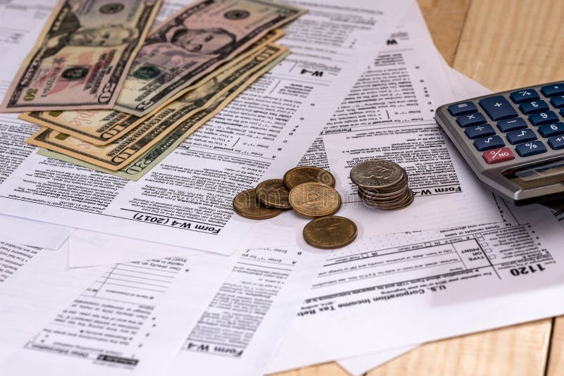 dinero en el fondo del impuesto imagenes de archivo dinero en el fondo del impuesto imagenes de archivo