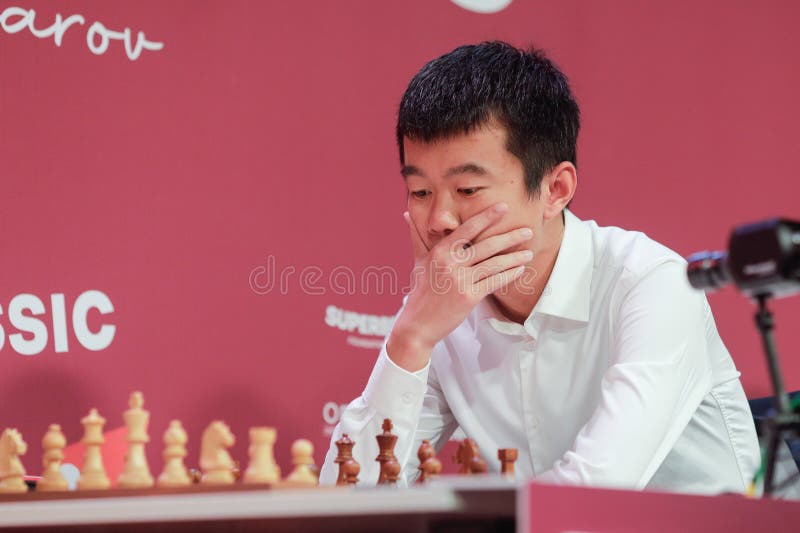 Ding Liren O Campeão Mundial De Xadrez Reinante Na Grande Turnê De