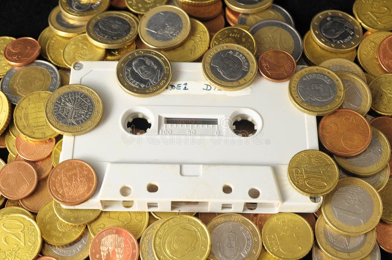 Dinheiro E Conceito Da Música Foto de Stock - Imagem de ...