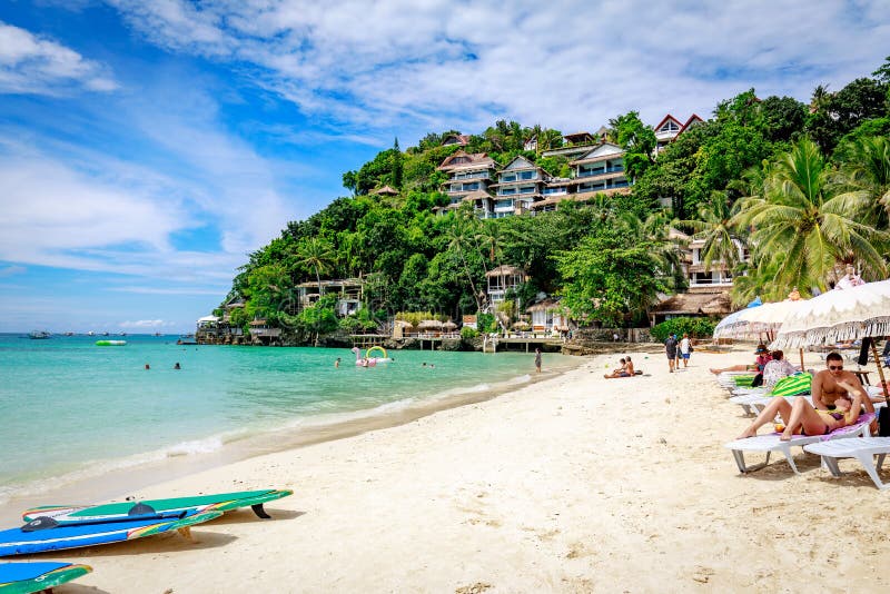 Diniwid strandsikt, vit-sand strand i den Boracay ön i det filippinskt arkivbild Diniwid strandsikt, vit-sand strand i den Boracay ön i det filippinskt arkivbild