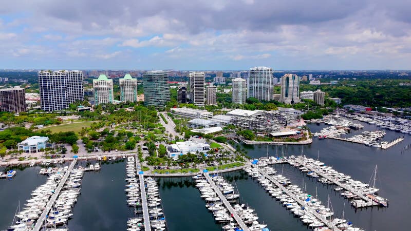 Dinner Key Marina Miami tourné avec un drone en 2025 banque de vidéos
