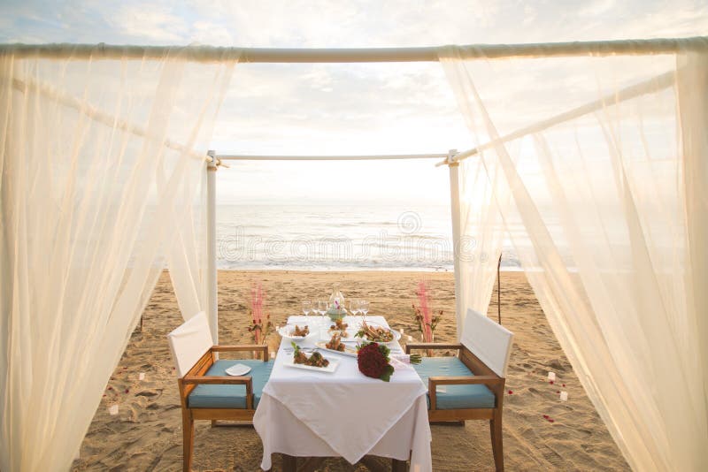 191 Romantic Table Set Up Dinner Beach Stock Photos Free & Royalty