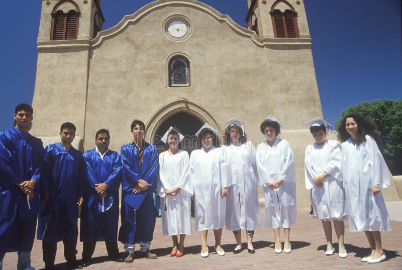 Diplomados de High School secundaria foto de archivo Diplomados de High School secundaria foto de archivo