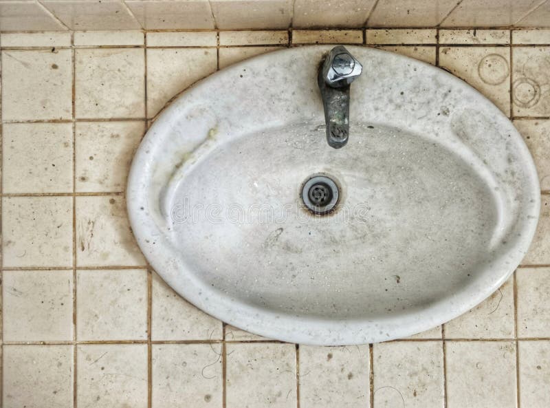 Dirty sink clean stock photo. Image of washbasin, rain 111686028