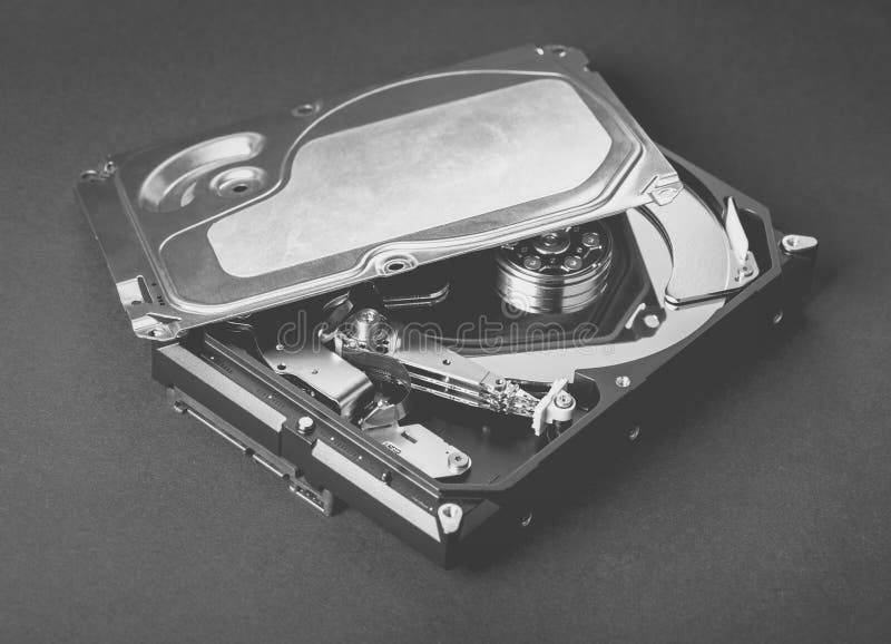 Disco duro del equipo desmontado imágenes de archivo libres de regalías
