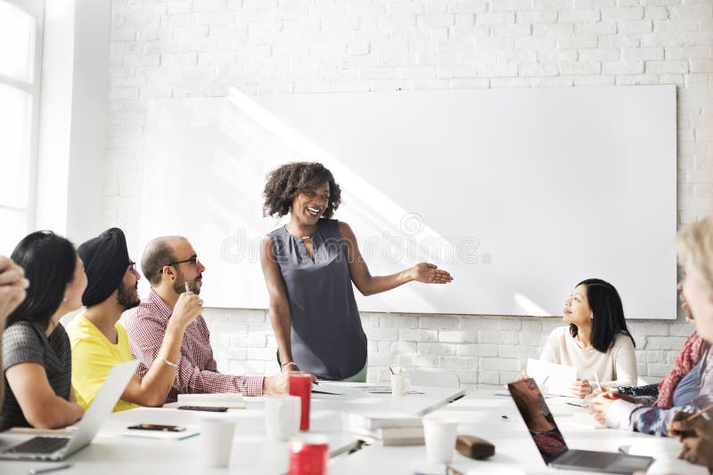 Discussão de reunião, partilha de ideias, conceito fotos de stock