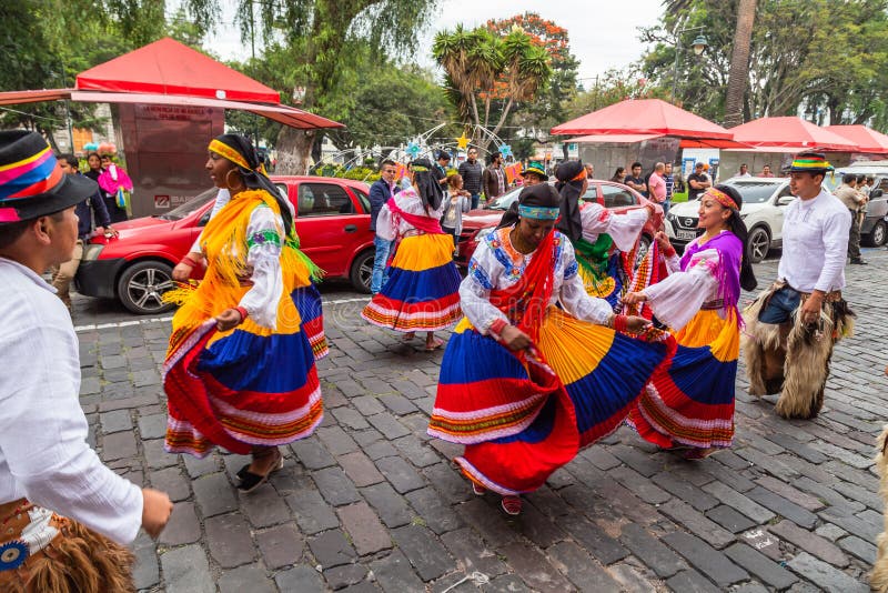 Disfraces Y Danzas Tradicionales Imagen editorial - Imagen de danza,  tradicional: 171474510