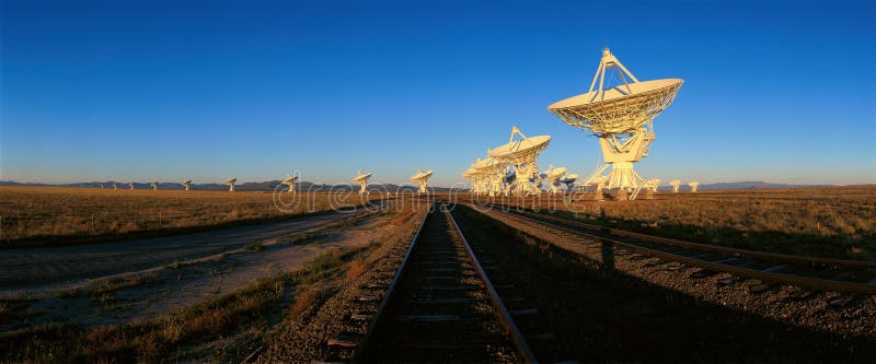 Disk för radioteleskop på observatoriet för astronomi för nationell radio i Socorro, NM