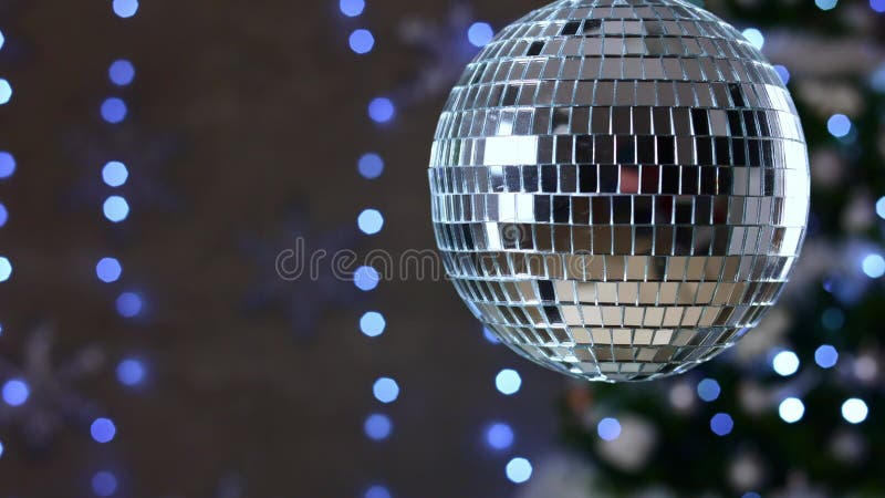 Diskothek Spiegeldisco-Ball im Licht mit Bokeabend Disco Party Glamour Konzept.