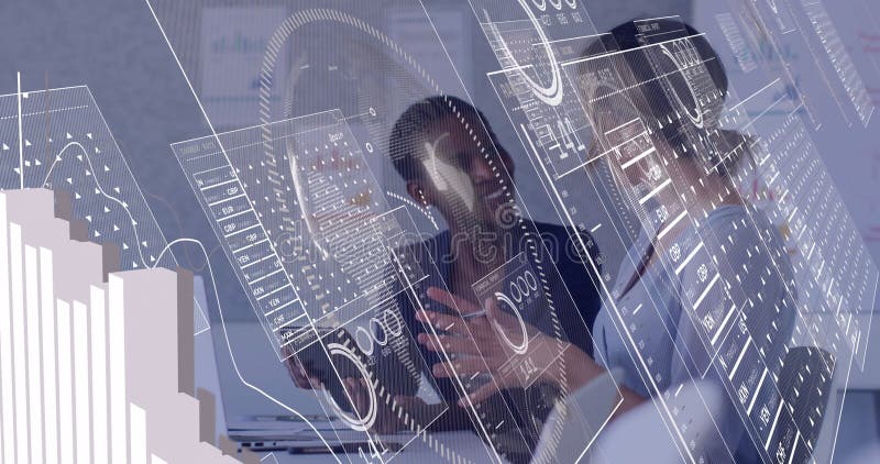 Diskutera dataaffärspersonal som använder futuristiskt digitalt gränssnitt på kontoret arkivfilmer