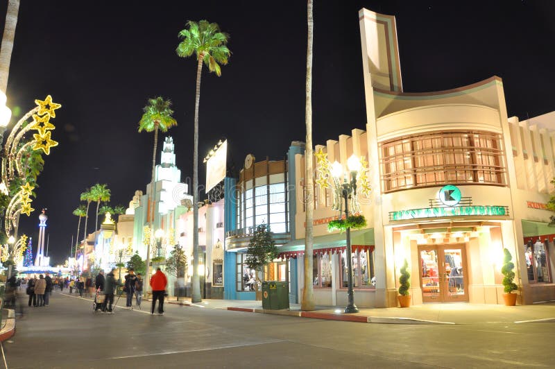 Las Vegas Premium Outlets South in Nevada Editorial Image - Image of  discount, outlet: 61966020