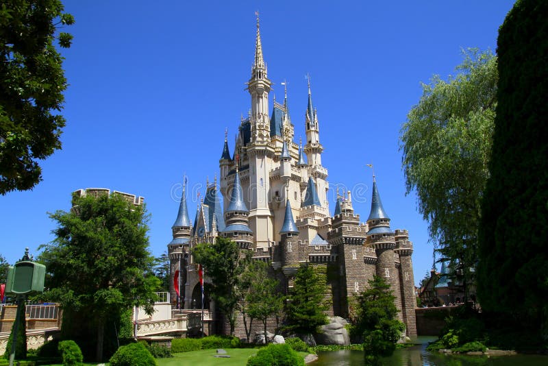 Disney slott på Tokyo Disneyland fotografering för bildbyråer Disney slott på Tokyo Disneyland fotografering för bildbyråer