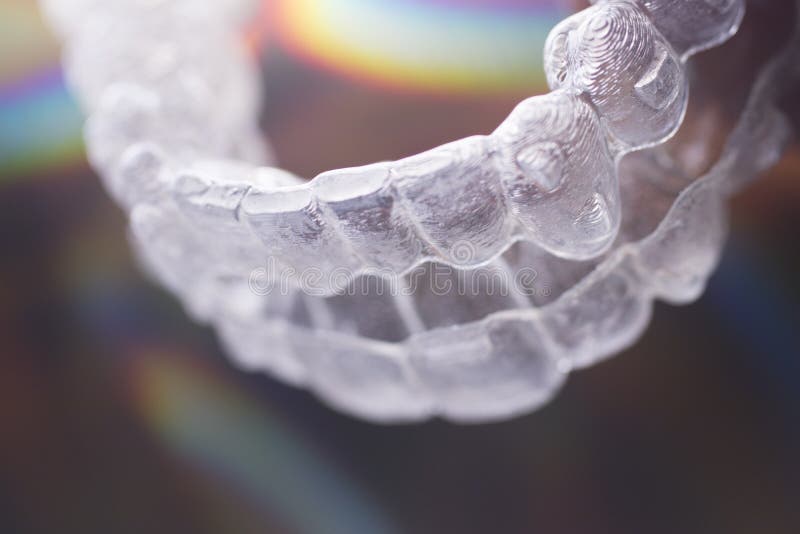 Dispositifs d'alignement dentaires de dents de parenthèses
