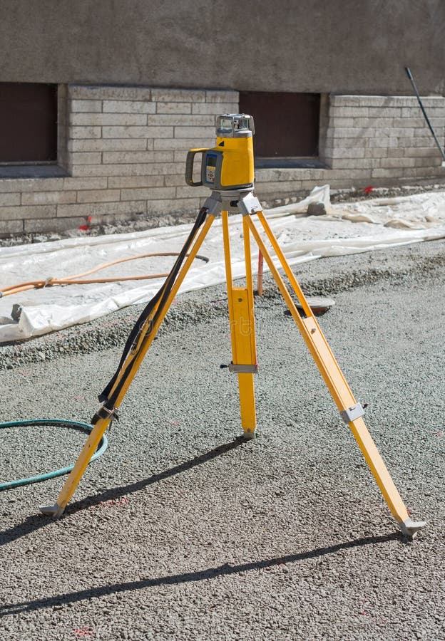 La Stazione Totale. Lo Strumento Di Misura Di Topografia E Geodetico
