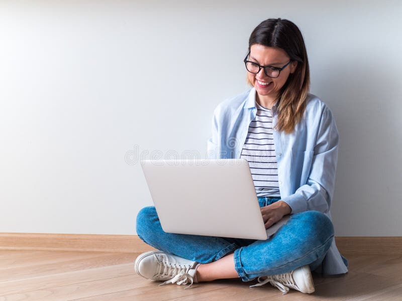 Distance Learning Online Education. Woman Studying with Laptop, Watching  Webinar Stock Image - Image of elearning, pupil: 186027701