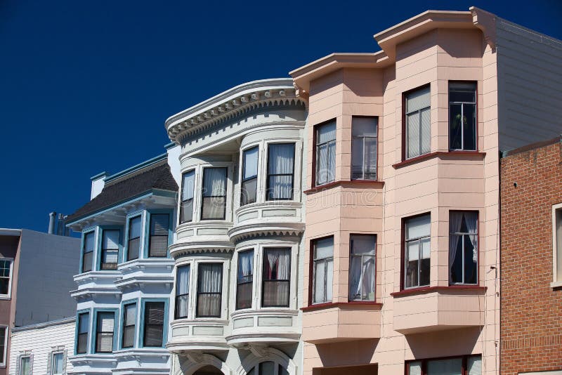 Distelfalter, viktorianische Häuser an Alamo-Quadrat San Francisco, lizenzfreie stockfotos Distelfalter, viktorianische Häuser an Alamo-Quadrat San Francisco, lizenzfreie stockfotos