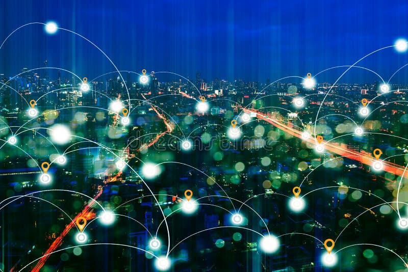 District des affaires la nuit avec la technologie de connexion réseau photographie stock libre de droits District des affaires la nuit avec la technologie de connexion réseau photographie stock libre de droits