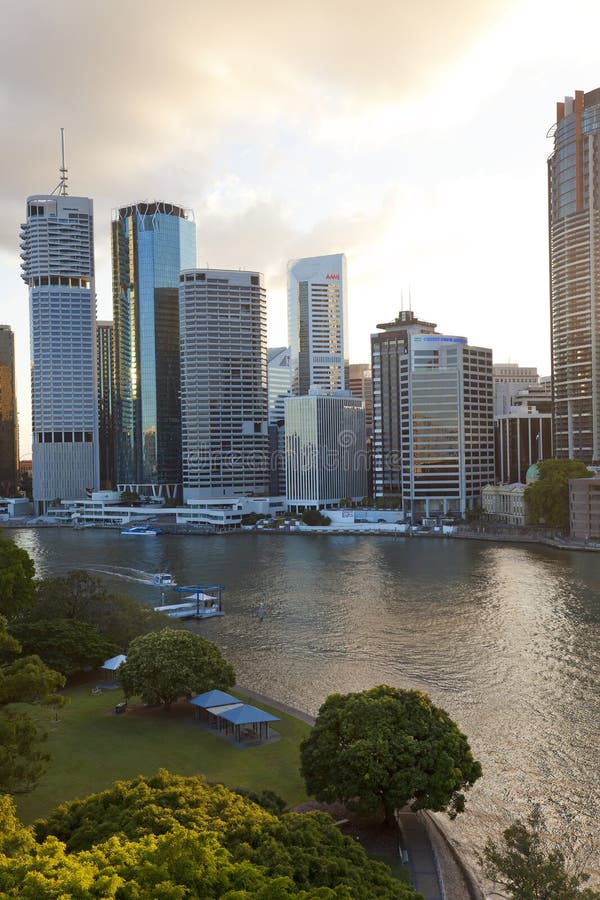 Distrito financeiro do centro & da central de cidade brisbane foto de stock Distrito financeiro do centro & da central de cidade brisbane foto de stock