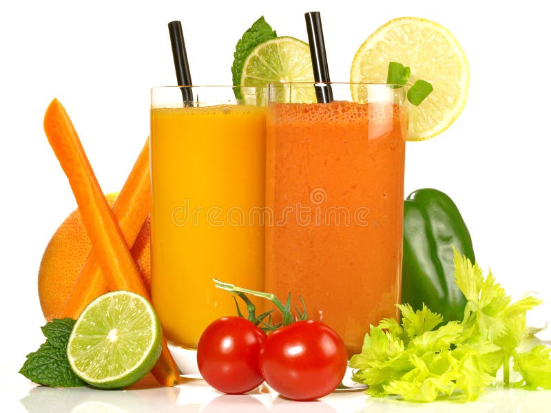 Divers jus de légumes sur le fond blanc photos stock Divers jus de légumes sur le fond blanc photos stock