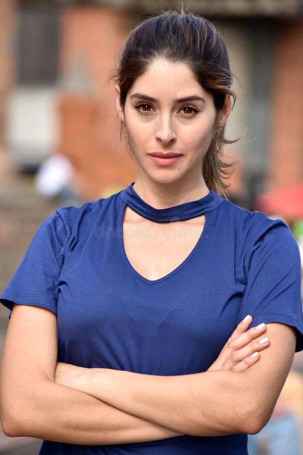 Diversa donna femminile attraente priva di emozioni immagini stock libere da diritti Diversa donna femminile attraente priva di emozioni immagini stock libere da diritti