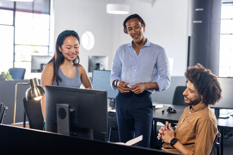 Equipo RUTECH colaborando en soluciones tecnológicas