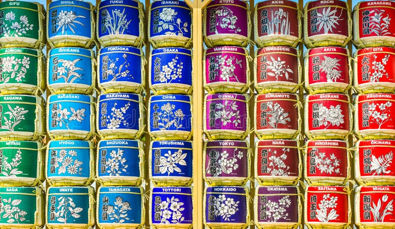 Diverse die types van thee in metaalpotten voor verkoop in een Chinese theewinkel worden blootgesteld in Milaan royalty-vrije stock afbeeldingen Diverse die types van thee in metaalpotten voor verkoop in een Chinese theewinkel worden blootgesteld in Milaan royalty-vrije stock afbeeldingen