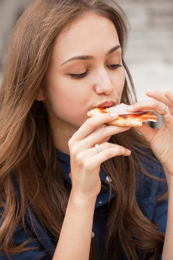 Pizza deliciosa e divertida foto de stock