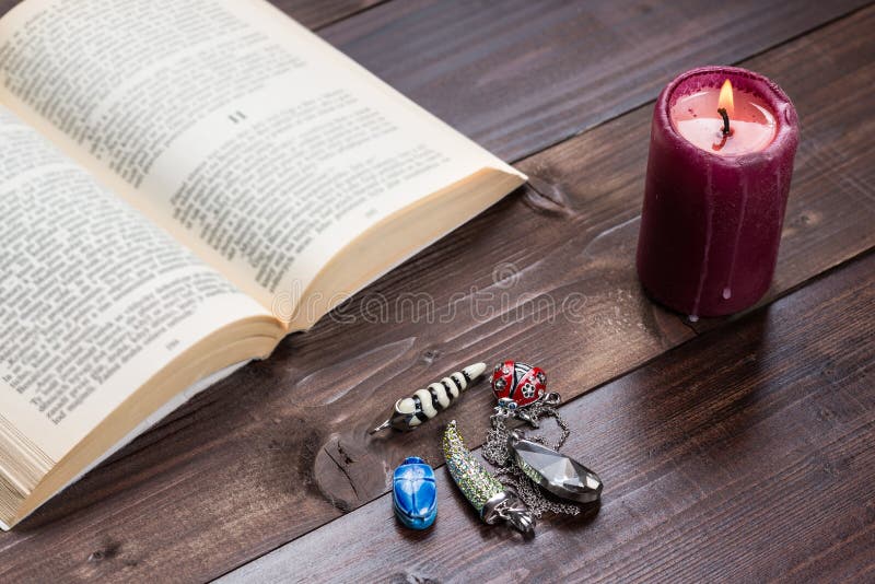 divination immagine stock libera da diritti divination immagine stock libera da diritti