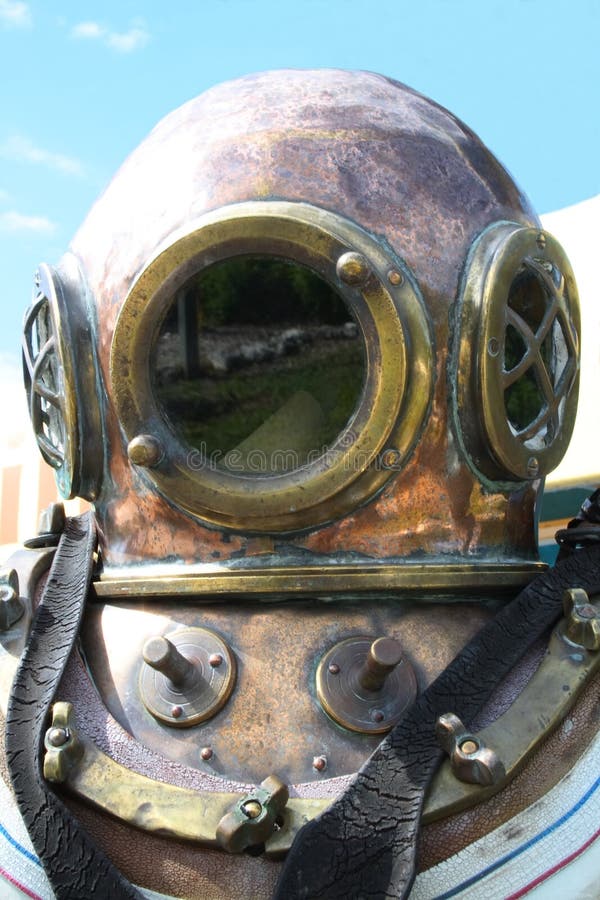 Diving Helmet Kirby Morgan 37 – Stock Editorial Photo © plrang #103264730