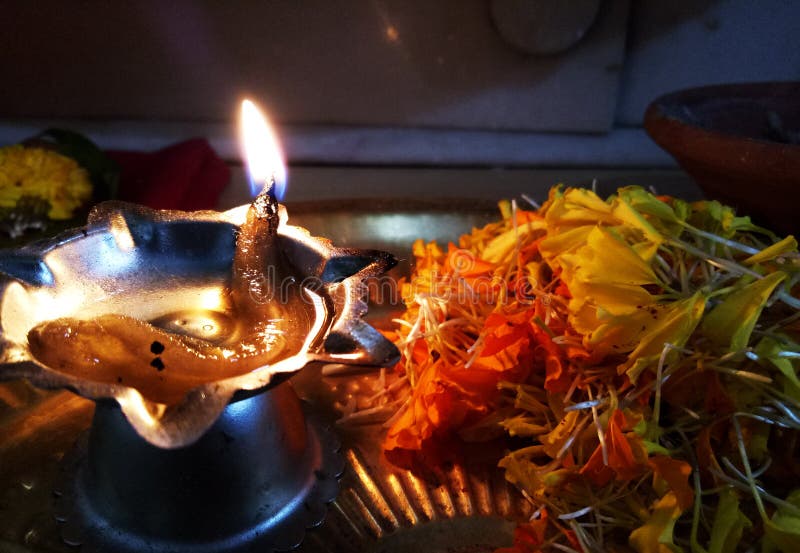 Diwali światła płomienia Dewocyjny festiwal zdjęcie stock Diwali światła płomienia Dewocyjny festiwal zdjęcie stock