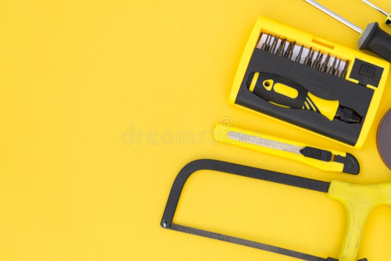 Diy工具箱工具在黄色背景说谎e 库存图片 图片包括有工具在黄色背景说谎 Diy工具箱