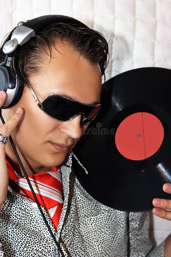 DJ