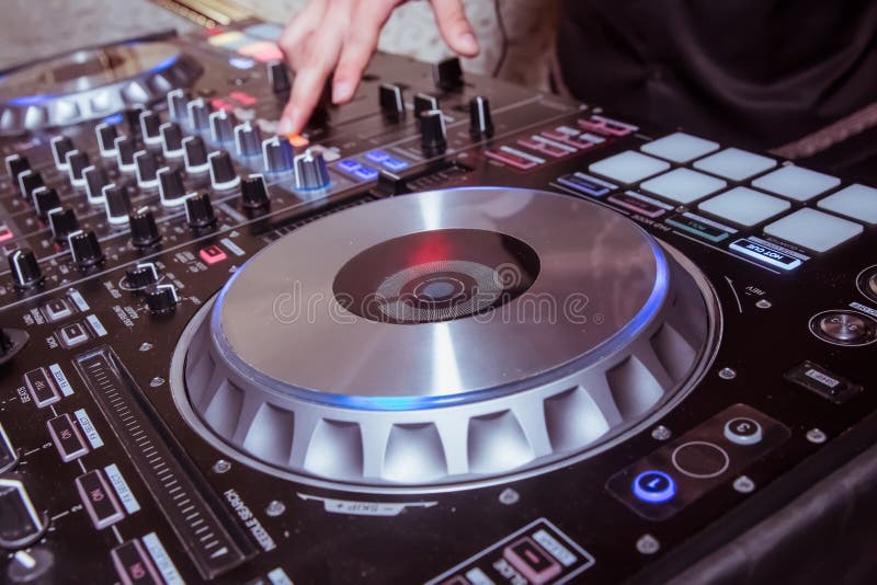 Jog Wheel Professional Dj Mixer Stock Photos Download 33 Royalty