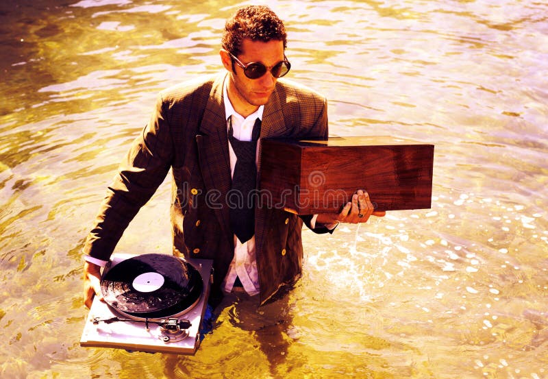 Dj in sea