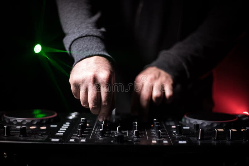 Включи hand club. DJ SPINERIK Мем. DJ Fishka.