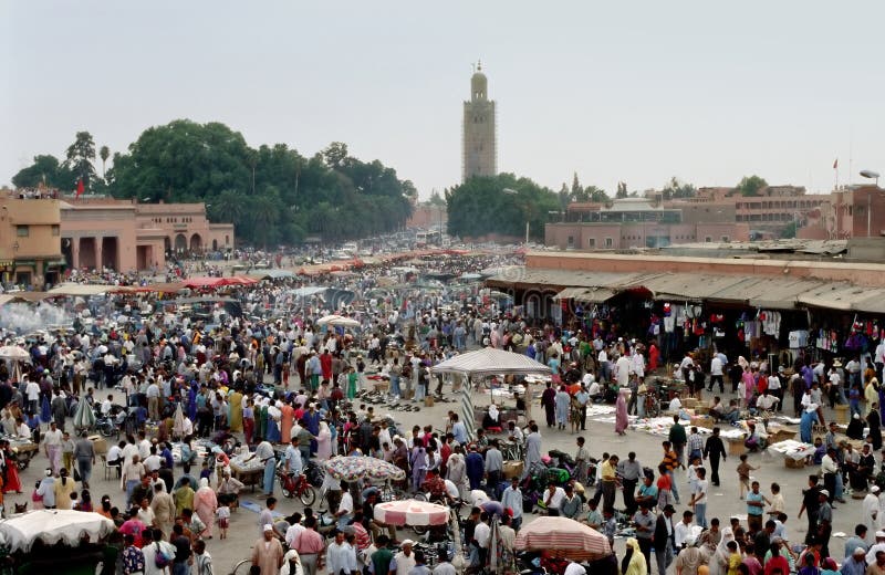 Plaza de la ciudad en, Marruecos.